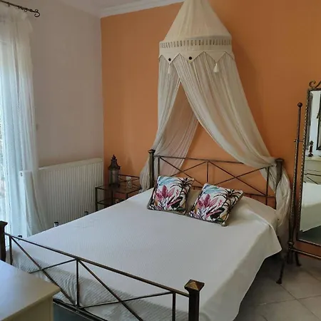 Aristotelis Ground Floor شقة