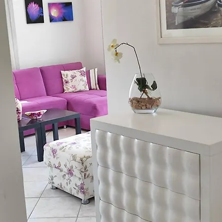 Aristotelis Ground Floor شقة